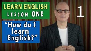 Mr Duncan يشرح درسًا في اللغة الإنجليزية على قناة English Addict